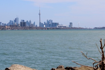 Lets-Discover-ON---Toronto-Humber-Bay---Toronto-skyline